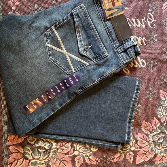 Axel Salto Blue Straight Jeans with Distinctive Stitching - Picture 6 of 6